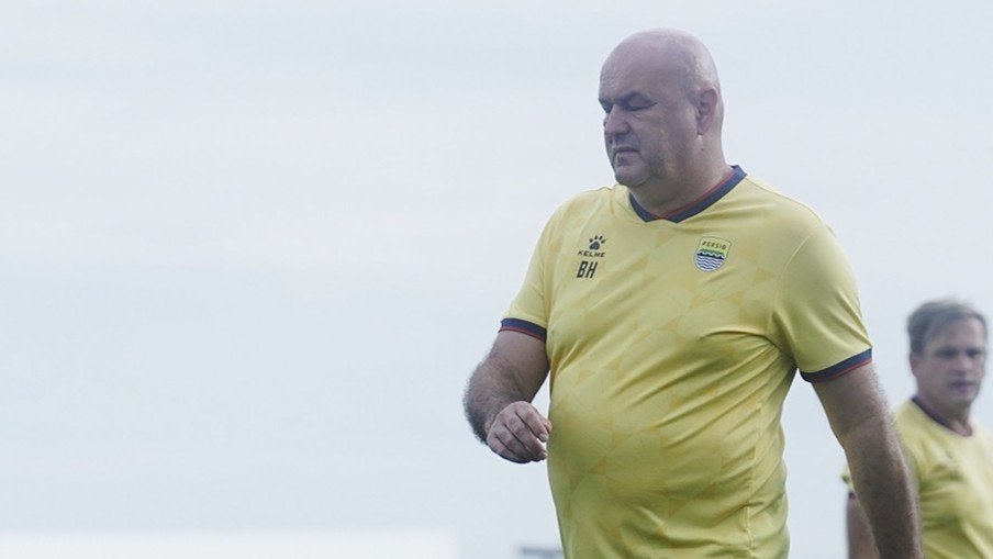 Tancap Gas, Bojan Hodak Pastikan Persib Fokus Latihan di Jeda Internasional